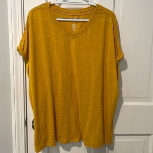 2X gold short sleeve top